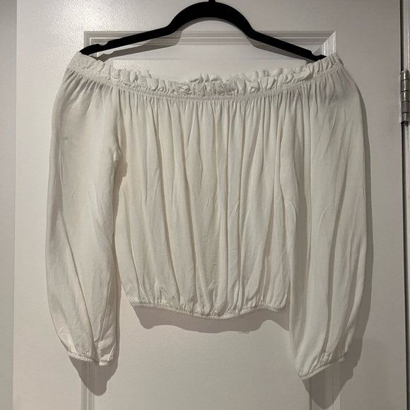 Brandy Melville Off the Shoulder Top - Picture 1 of 2